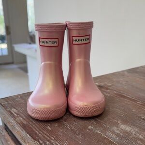 Toddler pink Hunter rain boots size 4